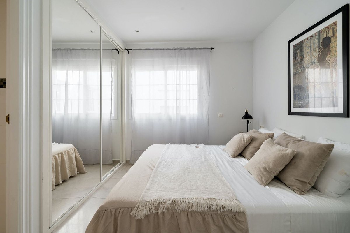 Penthouse im Herzen von San Pedro mit Panoramablick – moderne Eleganz mit mediterranem Flair