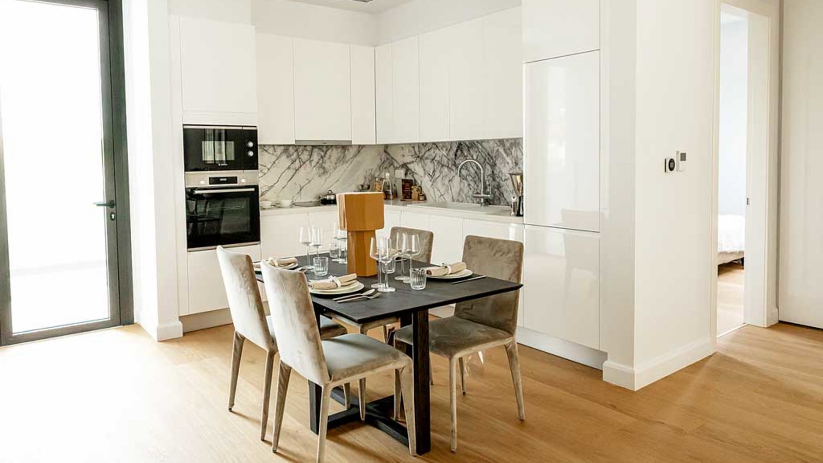 Sonniges Apartment mit einem Schlafzimmer → in Strand- und Zentrumsnähe, Meerblick → Paphos