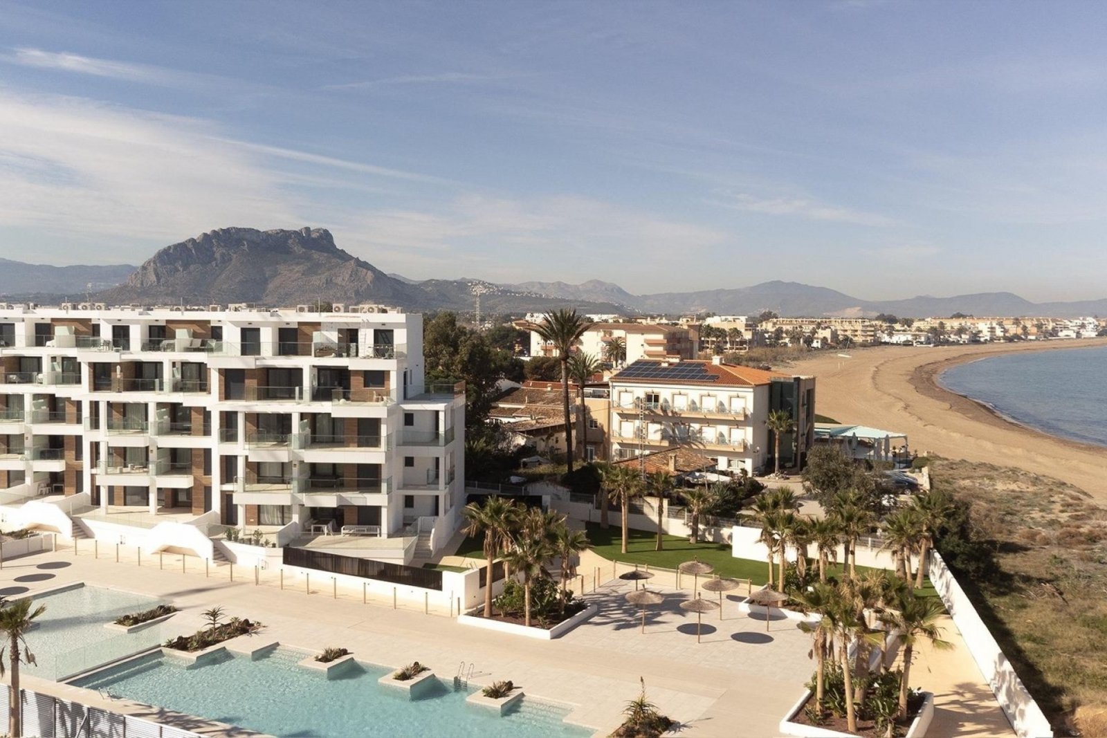 Exklusives Apartment 30 Meter vom Meer entfernt mit großer Terrasse und Blick auf das Mittelmeer in Denia