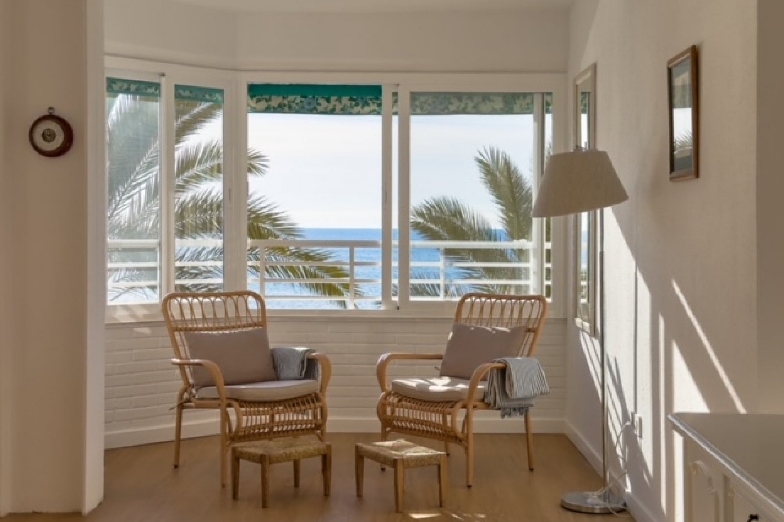 Luxusapartment mit Meerblick in erster Reihe – nur für diejenigen, die das Beste von Torrevieja erleben möchten.