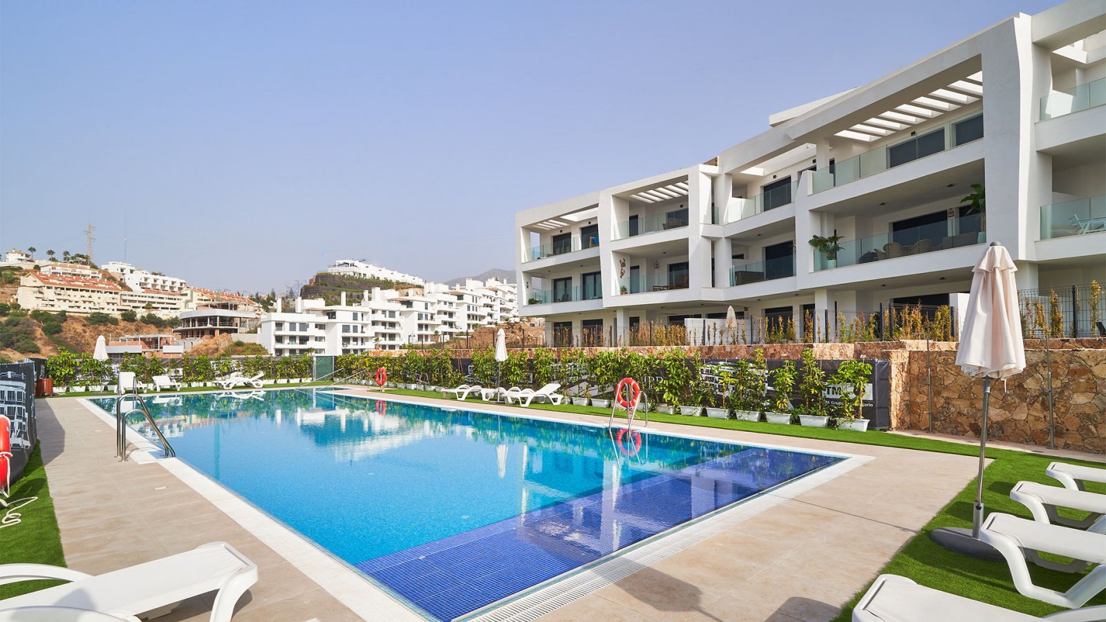 Modernes Apartment in einem Premium-Resort am Strand El Carvajal, Fuengirola, Costa del Sol