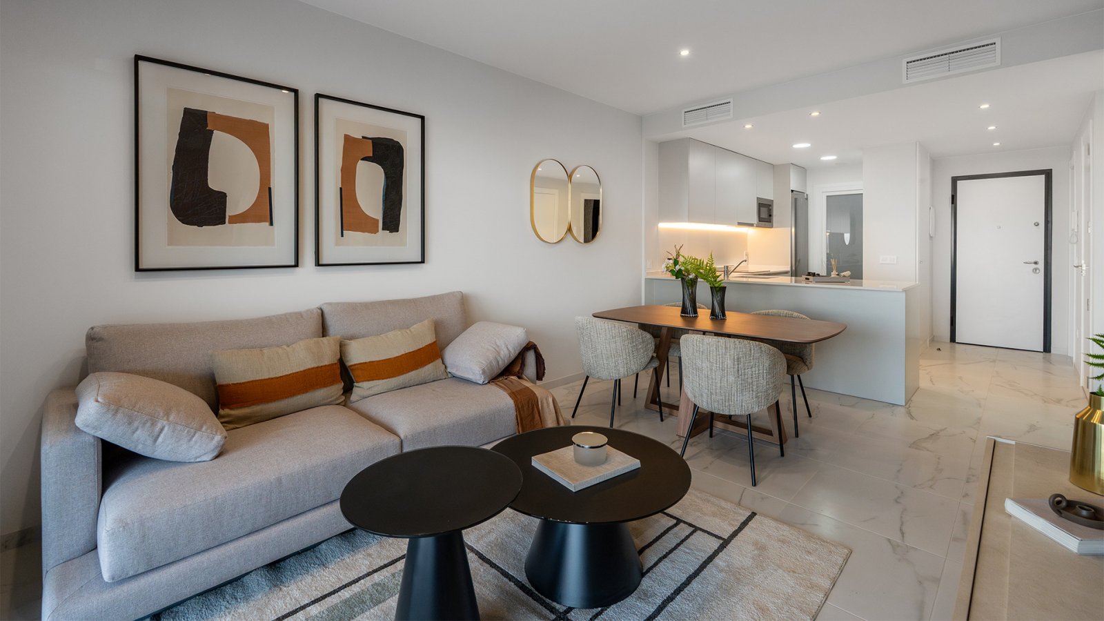 Elegantes Familienhaus an den Lagunen – 3 Schlafzimmer, 3 Badezimmer, Garten und Solarium, Torrevieja, Alicante