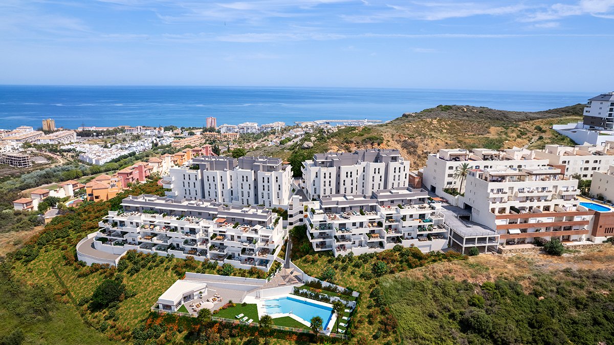 Moderne Apartments → 1,2 km vom Meer entfernt, Pool und private Terrassen → Manilva