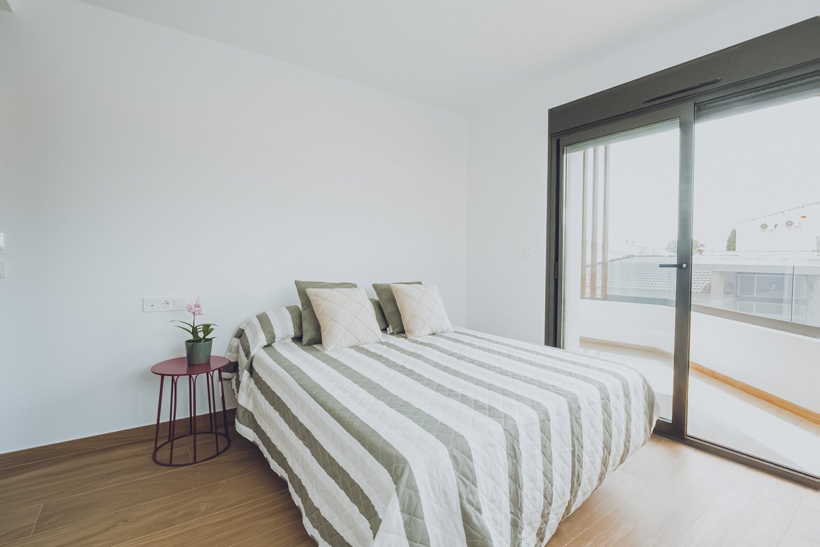 Exklusive Apartments und Penthäuser → private Terrassen, Garagen und ruhige Umgebung → Redován