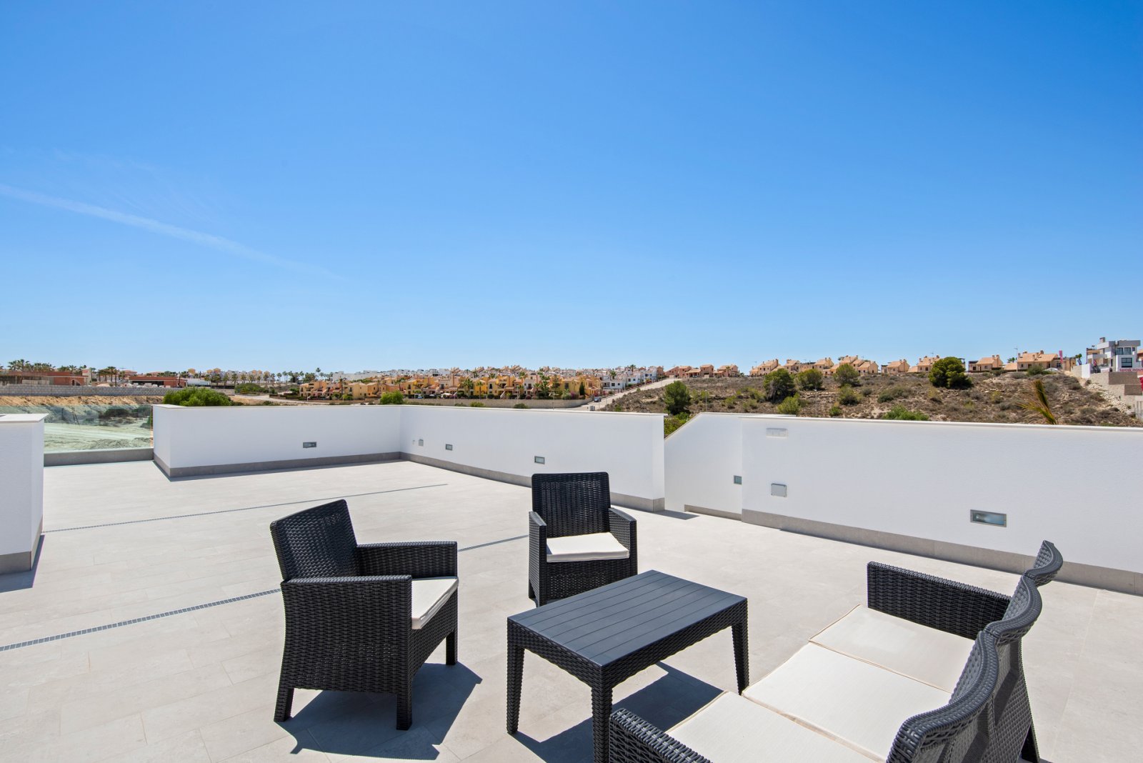 Exklusive freistehende Häuser mit privatem Pool, in der Nähe des Flughafens, Algorfa