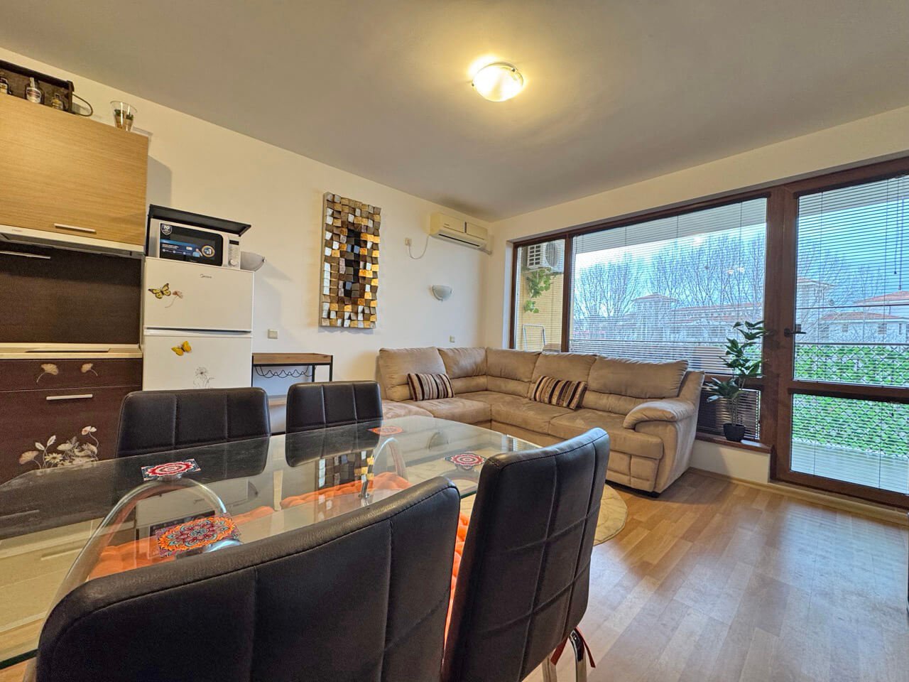 Appartamento con due stanze e vista sulla piscina nel complesso Diamond Bay, Sunny Beach, Bulgaria.