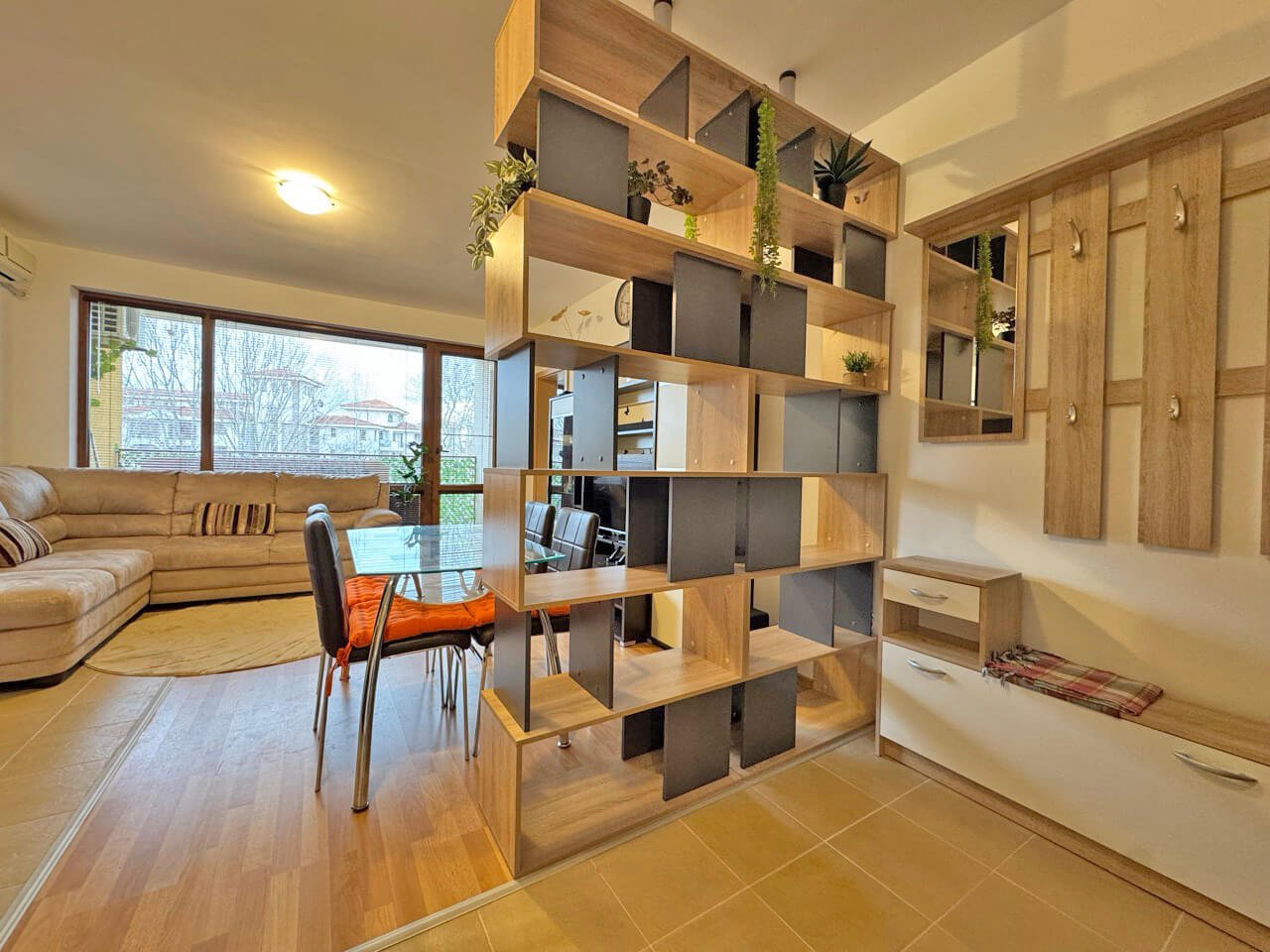 Appartamento con due stanze e vista sulla piscina nel complesso Diamond Bay, Sunny Beach, Bulgaria.