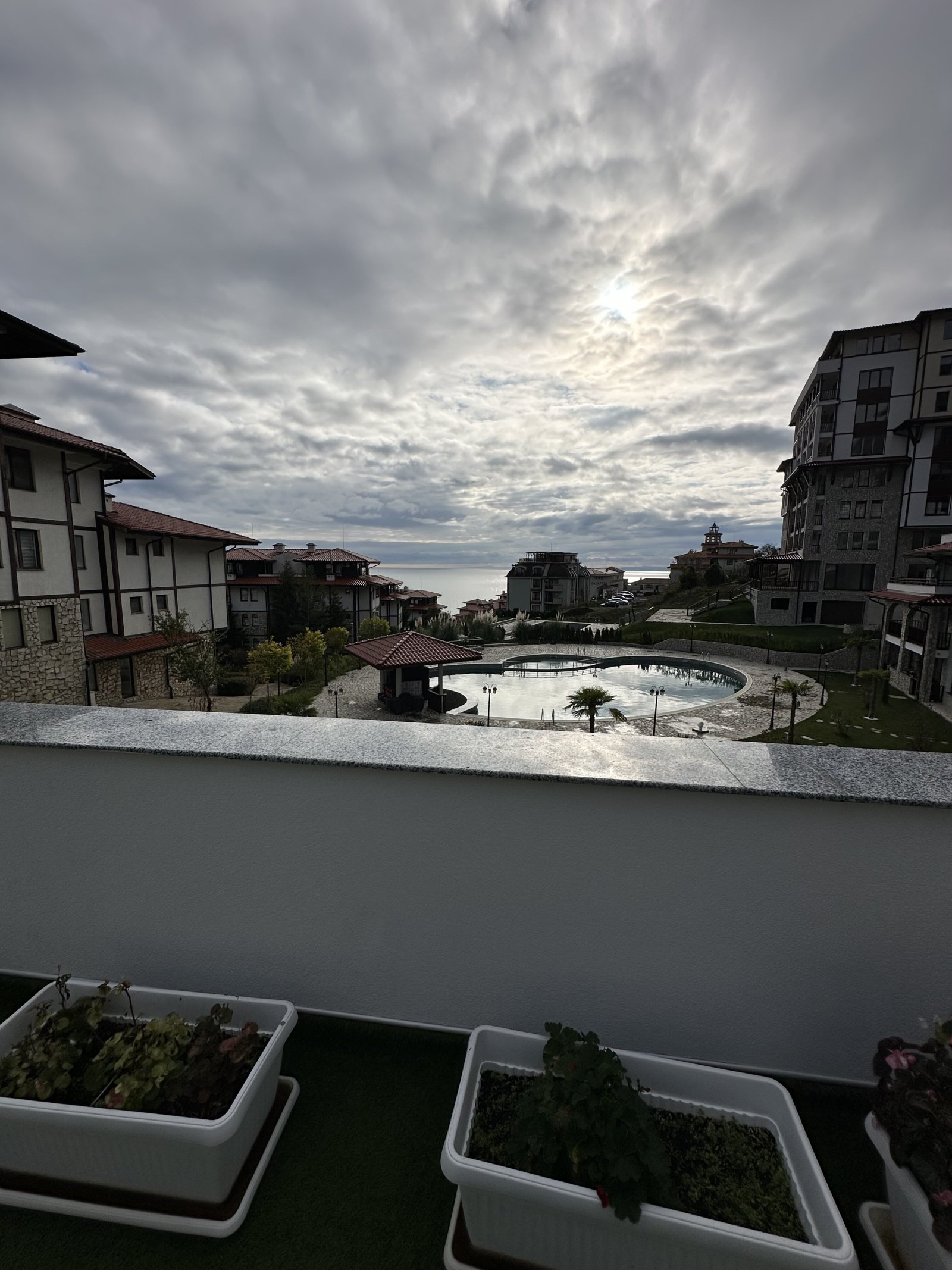 Monolocale con vista mare, non arredato, nel complesso Etara 4 a Sveti Vlas, Bulgaria.