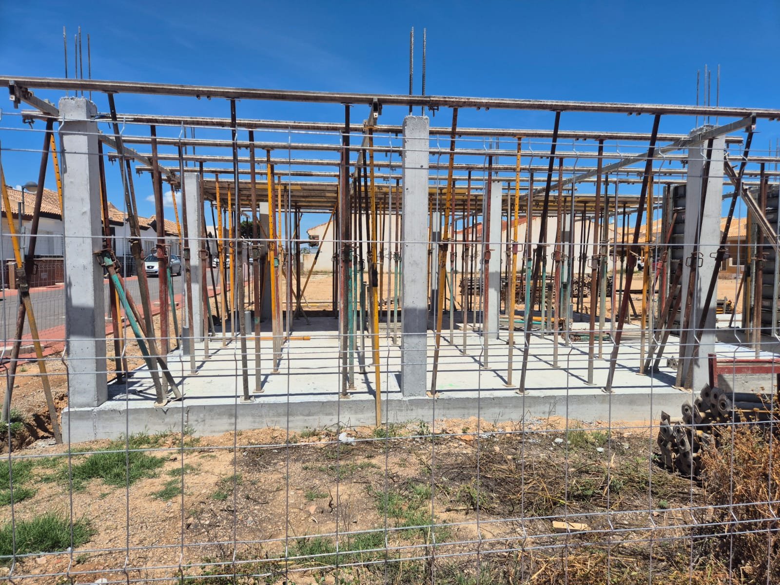 Moderne Einfamilienhäuser, privater Pool und Garten, Roldán