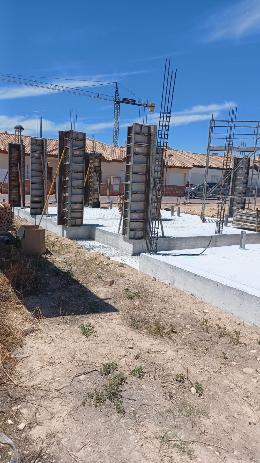 Moderne Einfamilienhäuser, privater Pool und Garten, Roldán