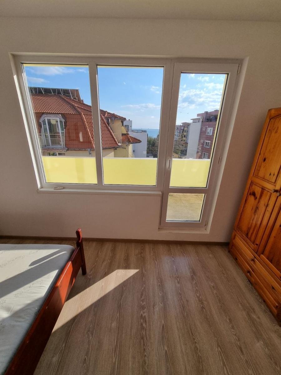 Ampio monolocale con vista mare e balcone – a 200 metri dalla spiaggia di Ravda