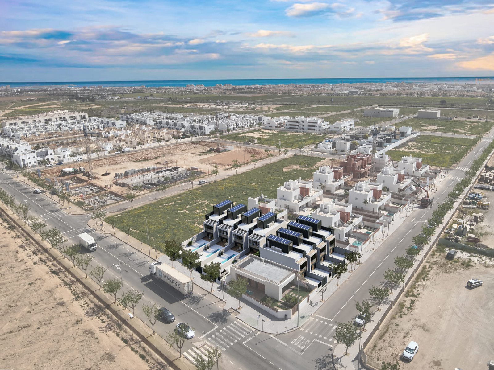 Modernes Stadthaus mit privatem Pool und Solarium, 1,9 km vom Meer entfernt, Pilar de la Horadada