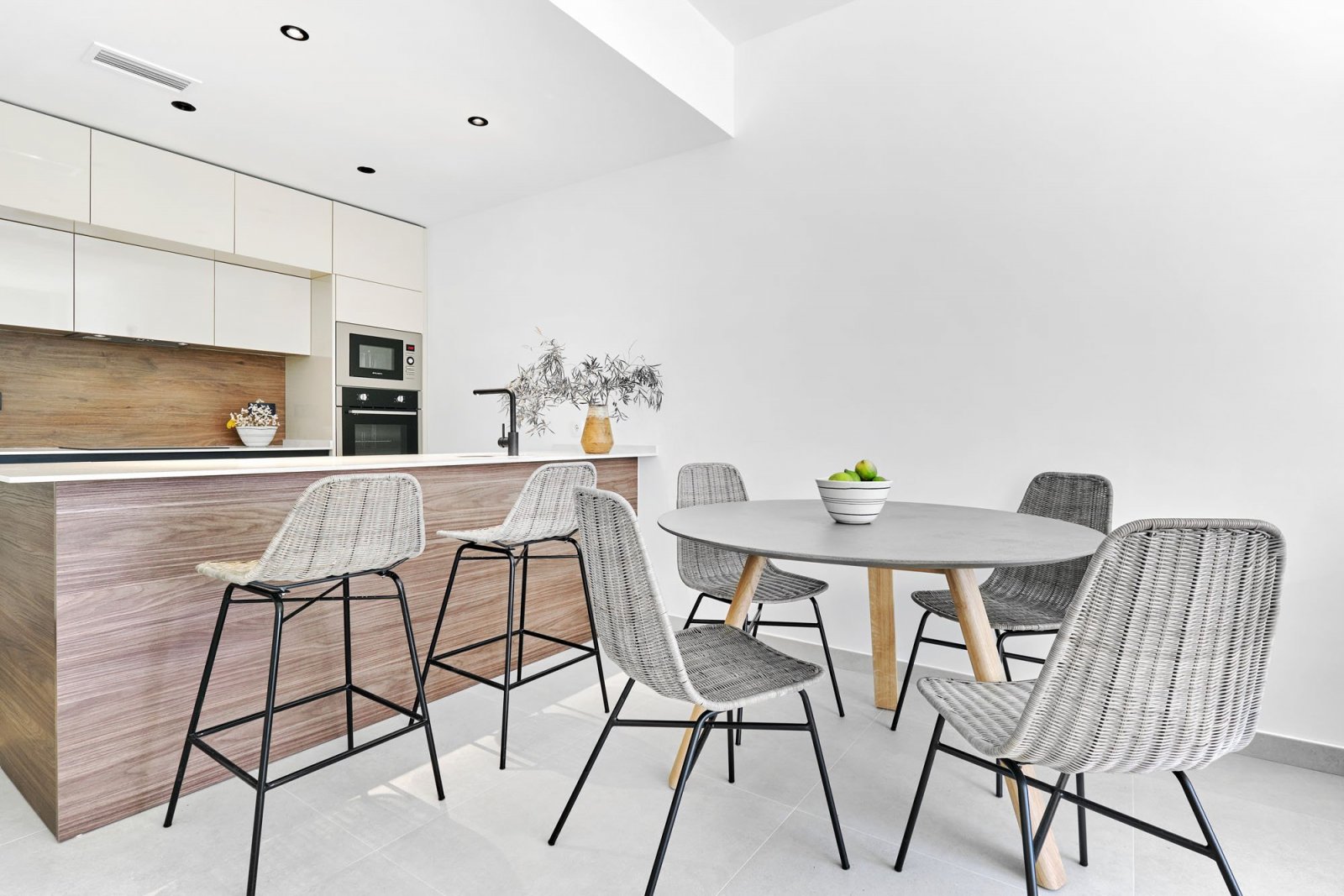 Sonniger Bungalow mit Solarium, 600 m vom Meer entfernt, Torrevieja