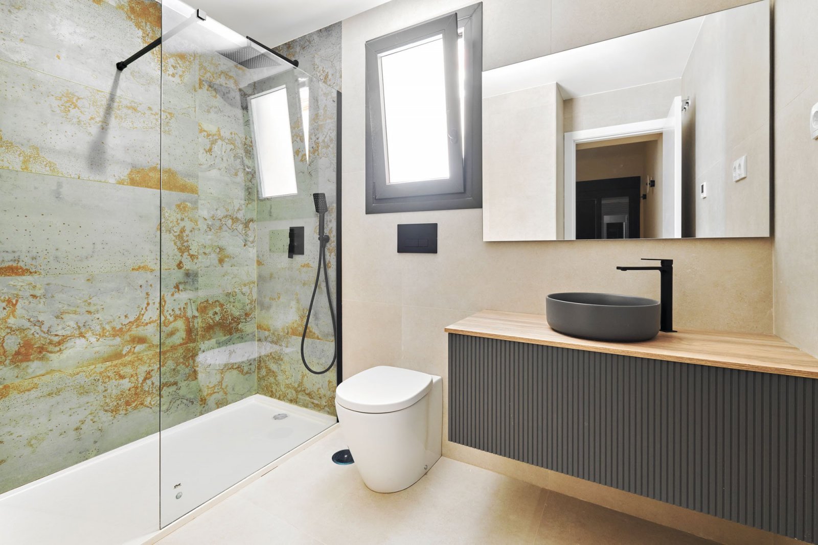 Sonniger Bungalow mit Solarium, 600 m vom Meer entfernt, Torrevieja