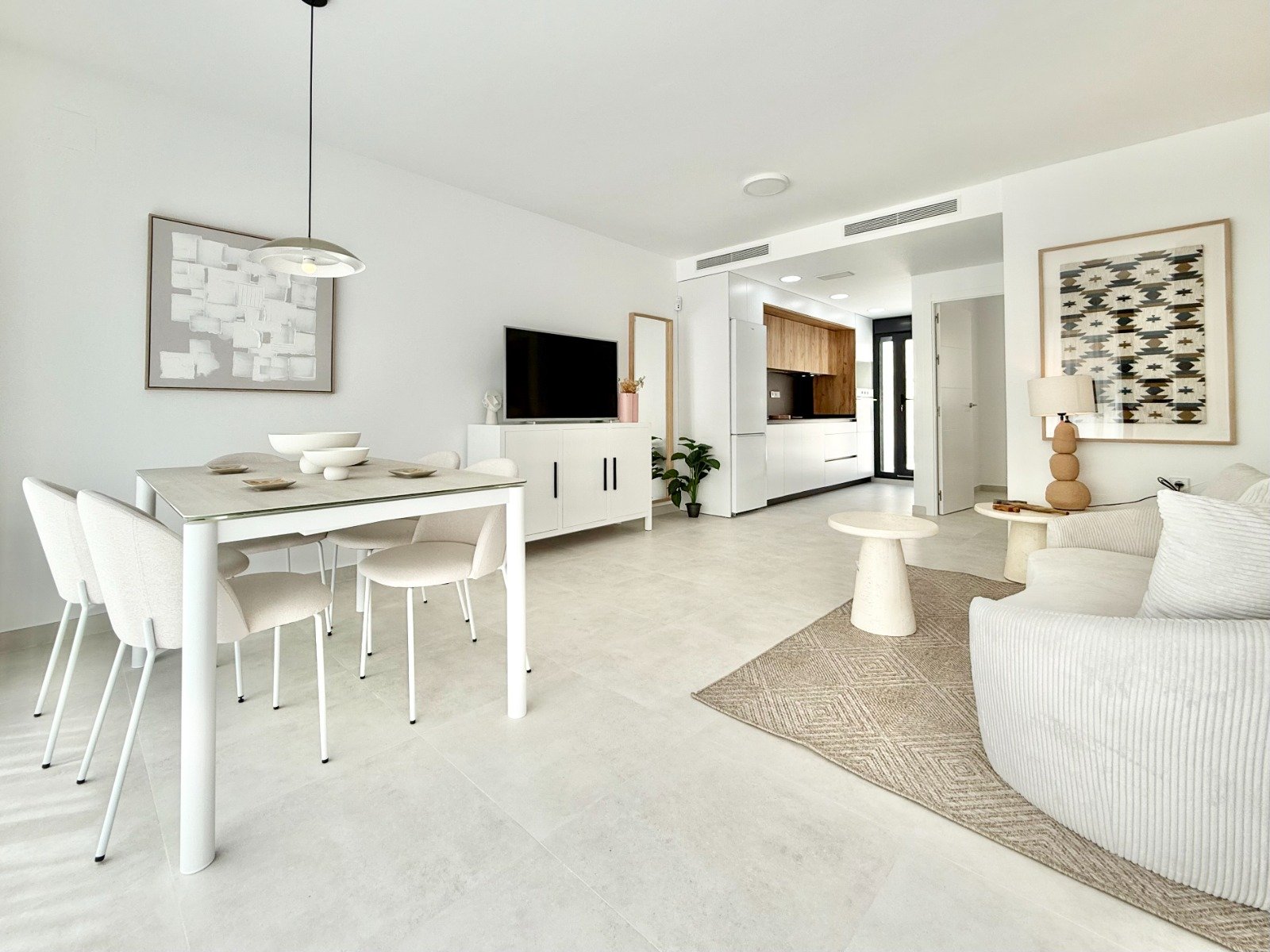 Moderne Bungalows mit Pool und privatem Garten, Cox