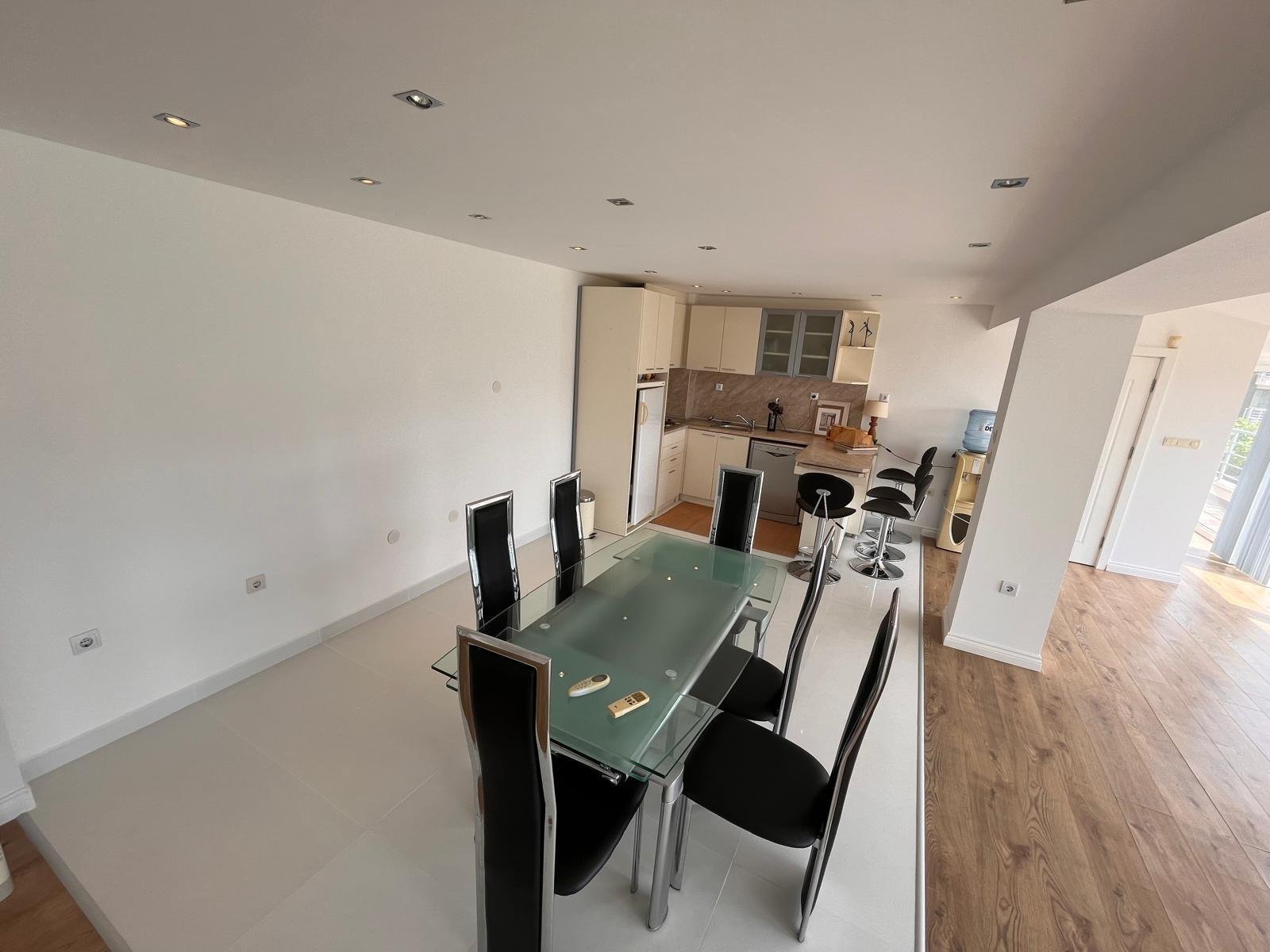 Bright 3-Bedroom Penthouse with Large Terrace in Sveti Vlas – 500m from the Sea