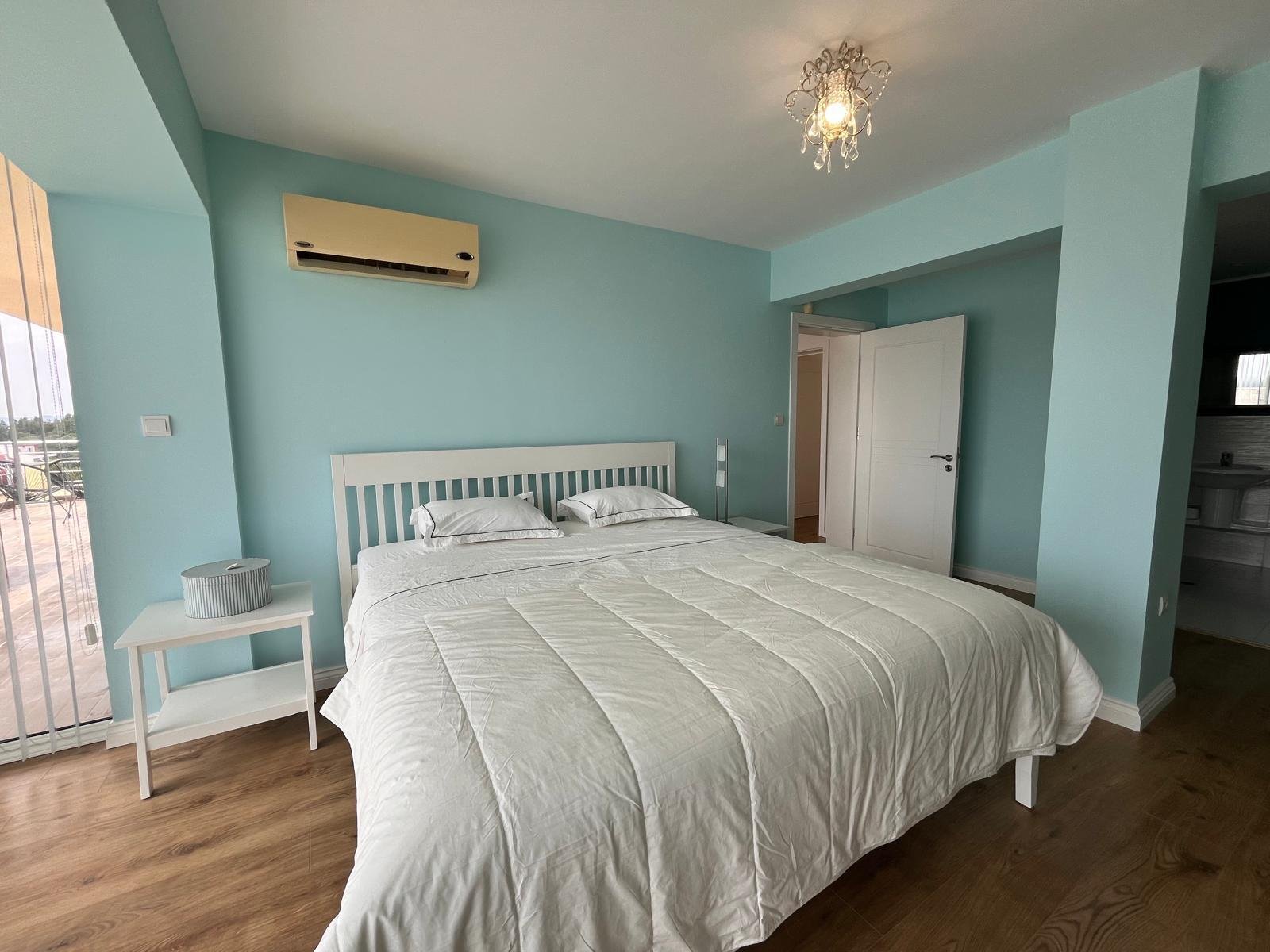 Bright 3-Bedroom Penthouse with Large Terrace in Sveti Vlas – 500m from the Sea