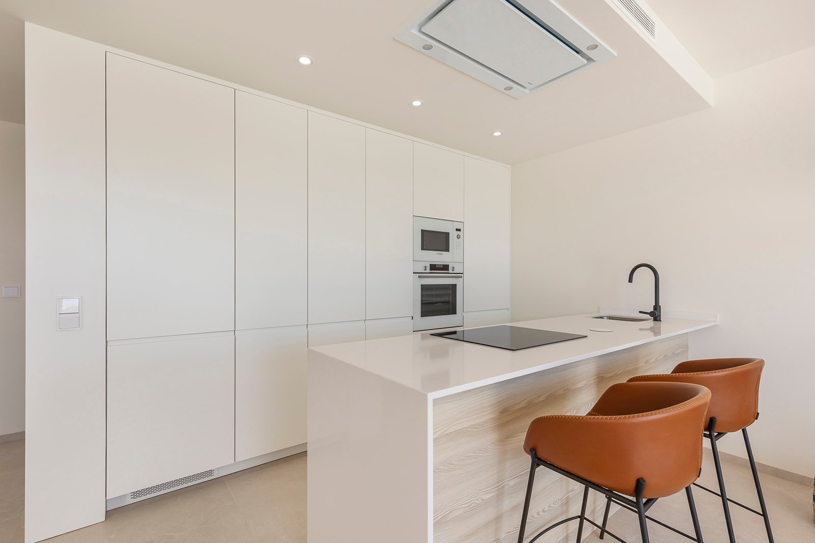 Modernes, freistehendes Ferienhaus mit privatem Pool und Garten, 2 km vom Meer entfernt, Los Alcázares