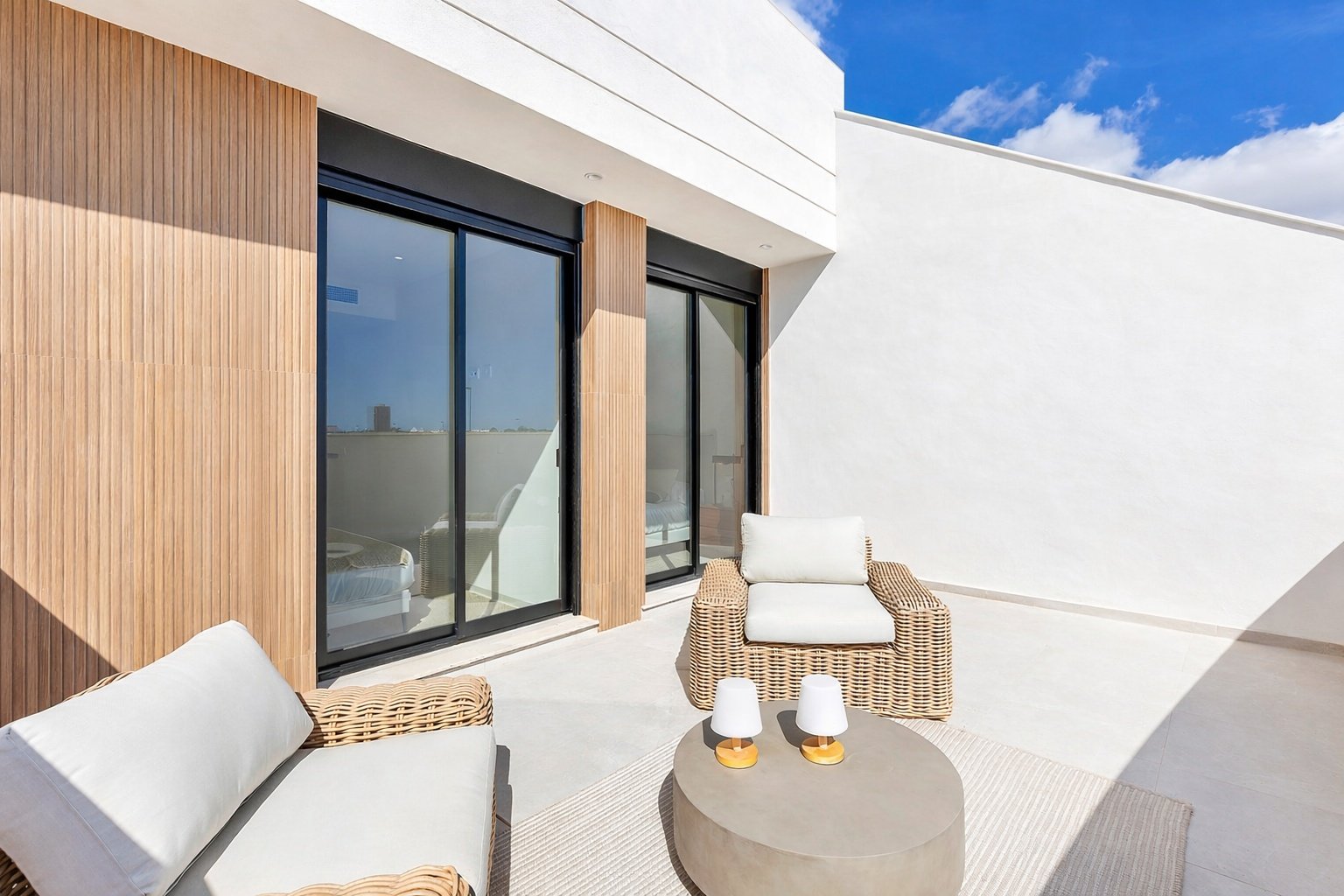 Modernes, freistehendes Ferienhaus mit privatem Pool und Garten, 2 km vom Meer entfernt, Los Alcázares