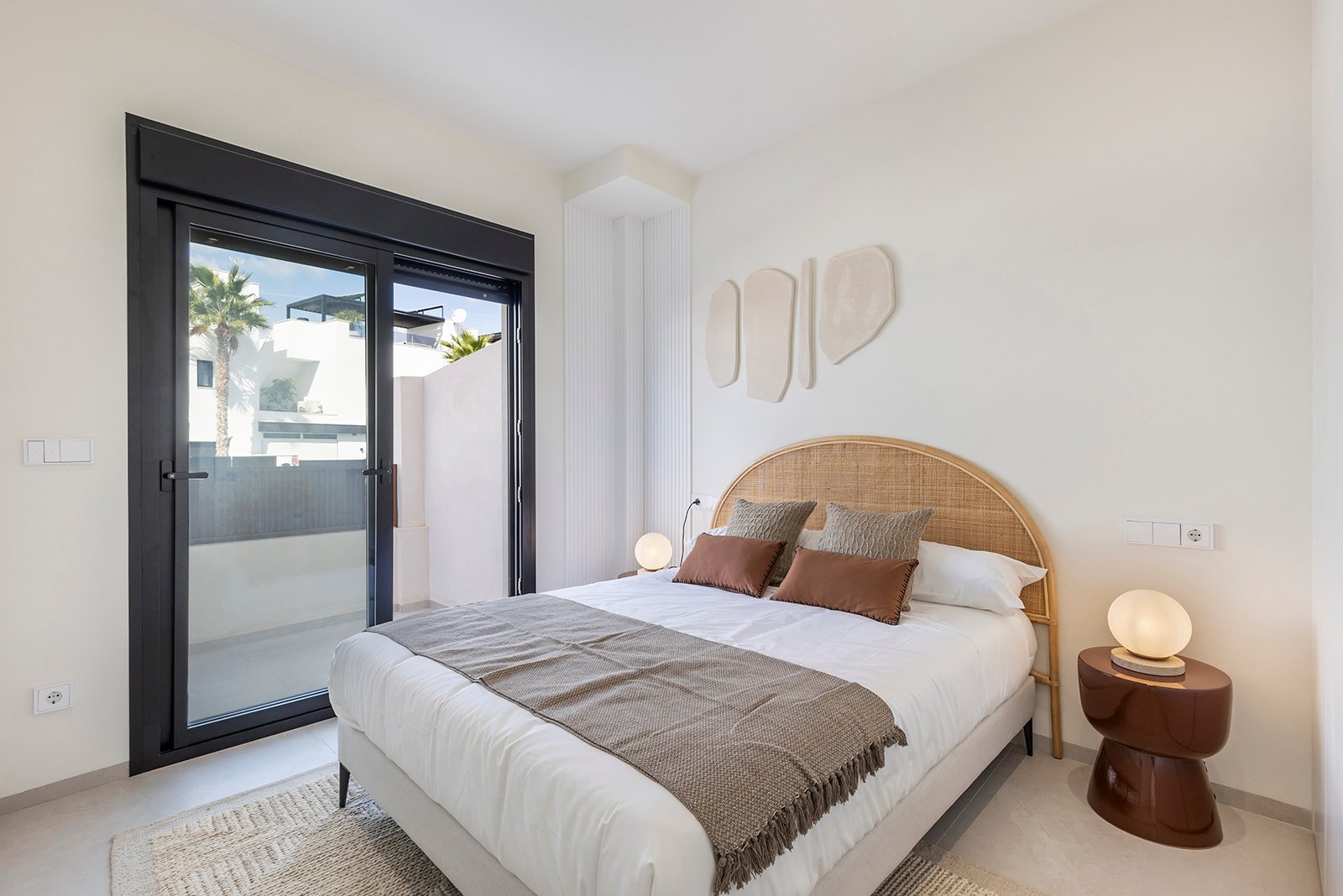 Modernes, freistehendes Ferienhaus mit privatem Pool und Garten, 2 km vom Meer entfernt, Los Alcázares