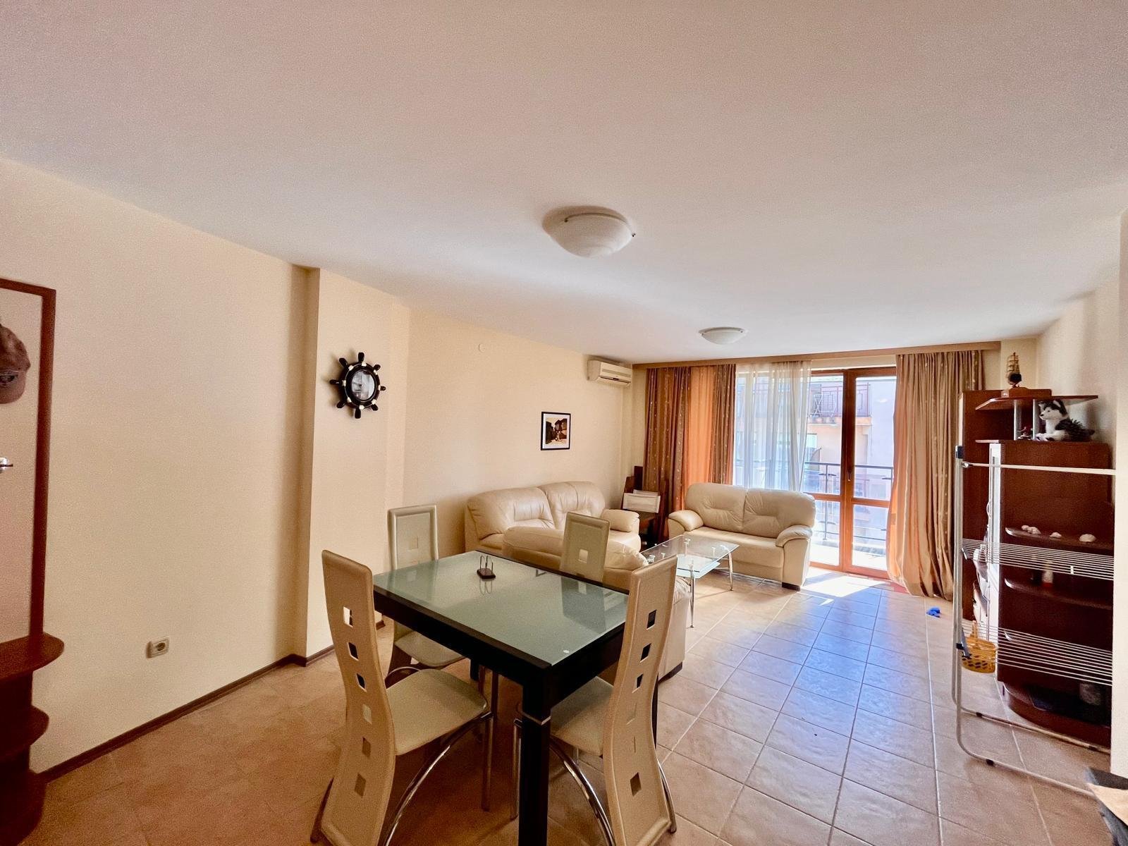 Appartamento con tre stanze nel complesso Sunny Victory – a 300 metri dal mare