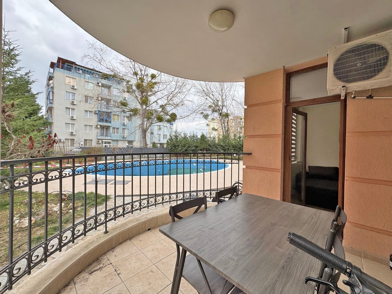 Appartamento di tre locali nel complesso residenziale Levsha con vista sulla piscina, Sunny Beach, Bulgaria