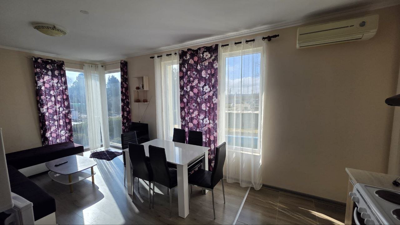 Appartamento di tre camere con vista piscina nel complesso VIP Vision, Sunny Beach, Bulgaria