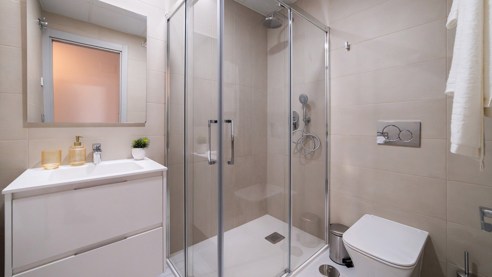 Luxuriöses Duplex-Penthouse mit offener Dachterrasse und Meerblick in Benidorm