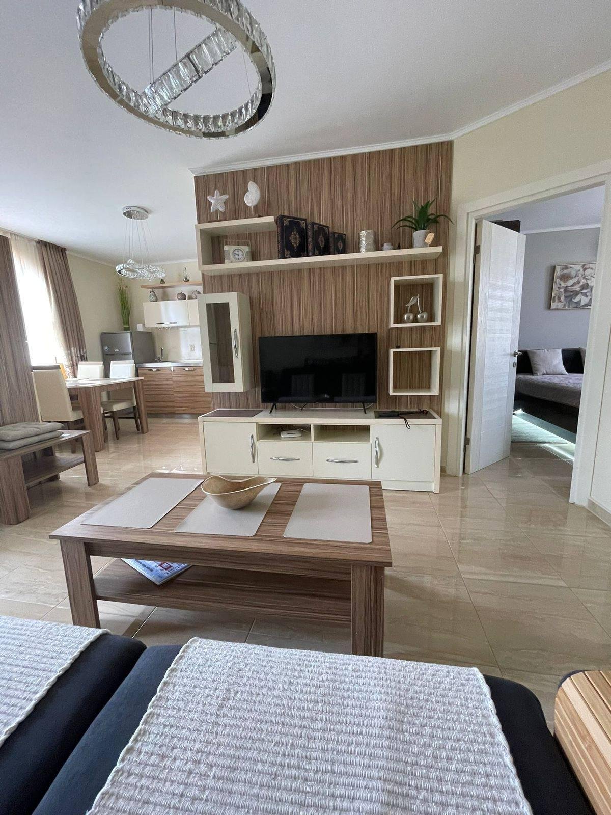 Appartamento con due camere e vista sulla piscina nel complesso Esteban, Nessebar, Bulgaria