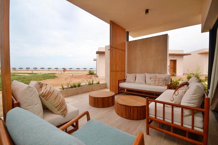 Exklusive freistehende Villa nur wenige Schritte vom Strand entfernt | 2 Schlafzimmer | 138 m² | bezugsfertig