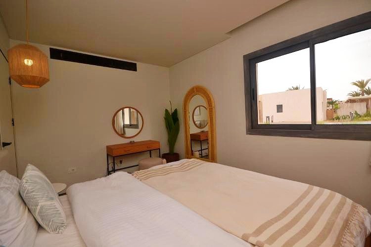 Exklusive freistehende Villa nur wenige Schritte vom Strand entfernt | 2 Schlafzimmer | 138 m² | bezugsfertig