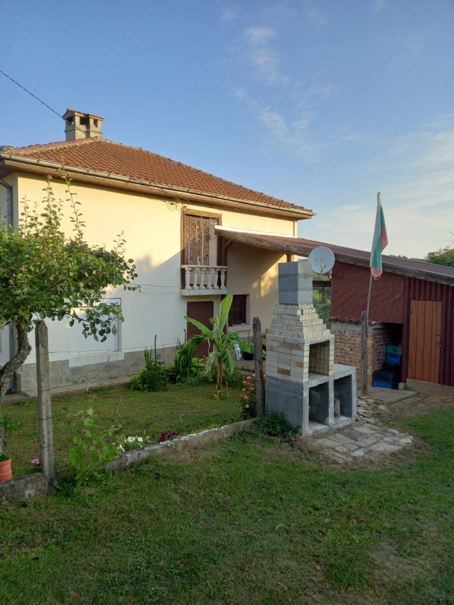 Casa di villaggio accogliente con giardino vicino a Tsarevo | 68 m² | €59.850