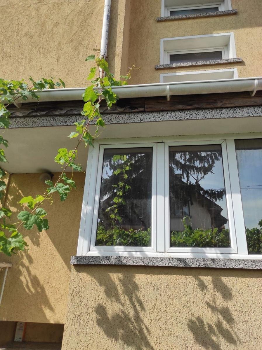 Ampia casa su più livelli con giardino a General Toshevo | 300 m² | €115.500