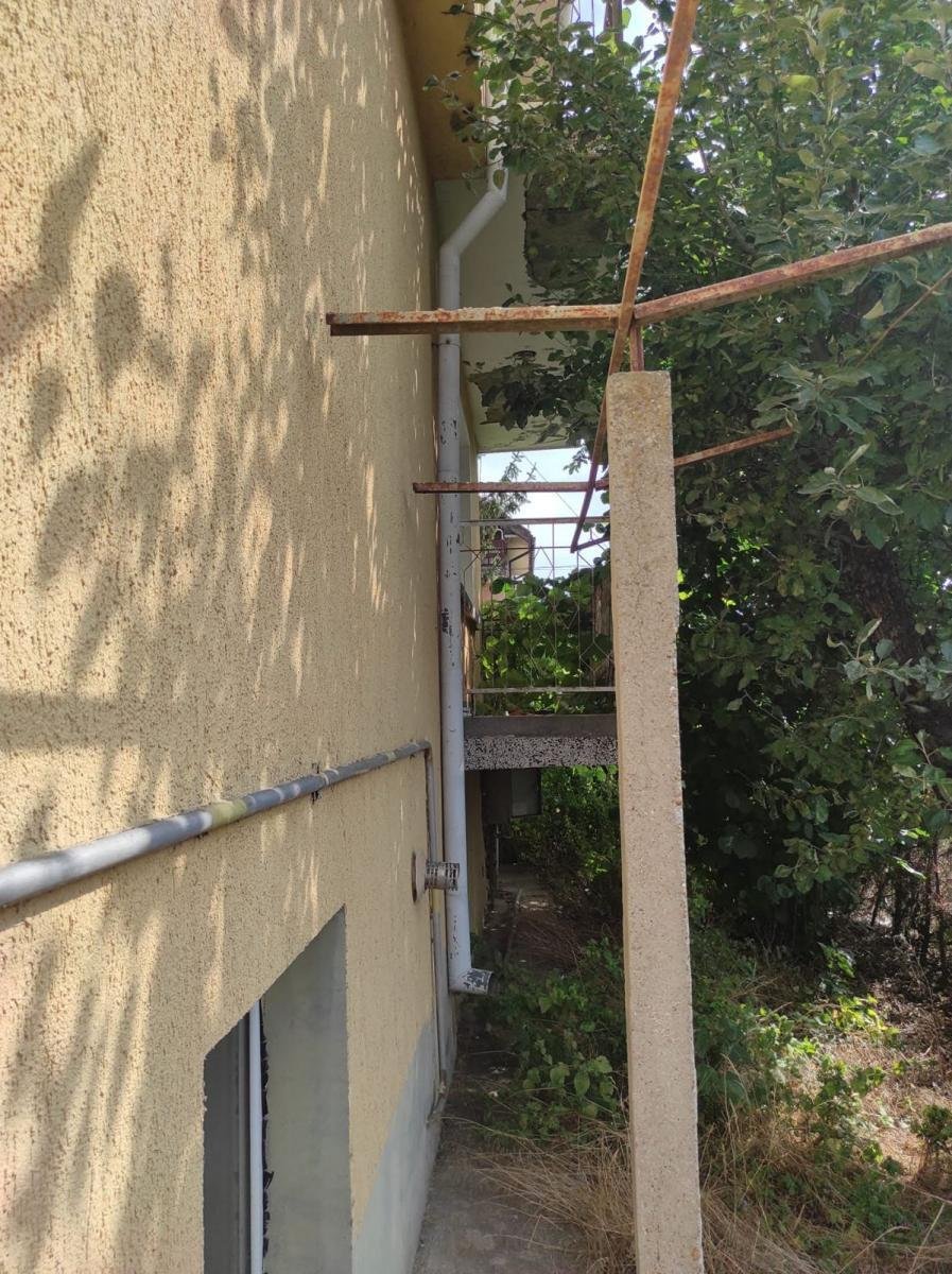 Ampia casa su più livelli con giardino a General Toshevo | 300 m² | €115.500