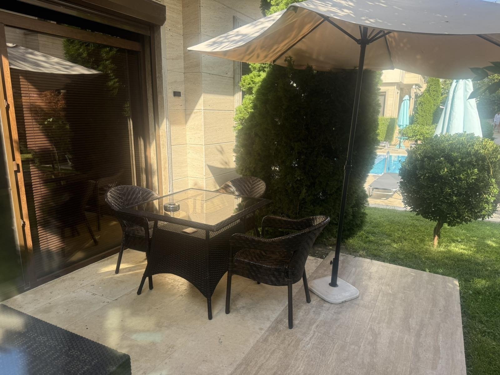 Monolocale al piano terra con terrazza vicino alla piscina | Sunny Beach | 45 m²