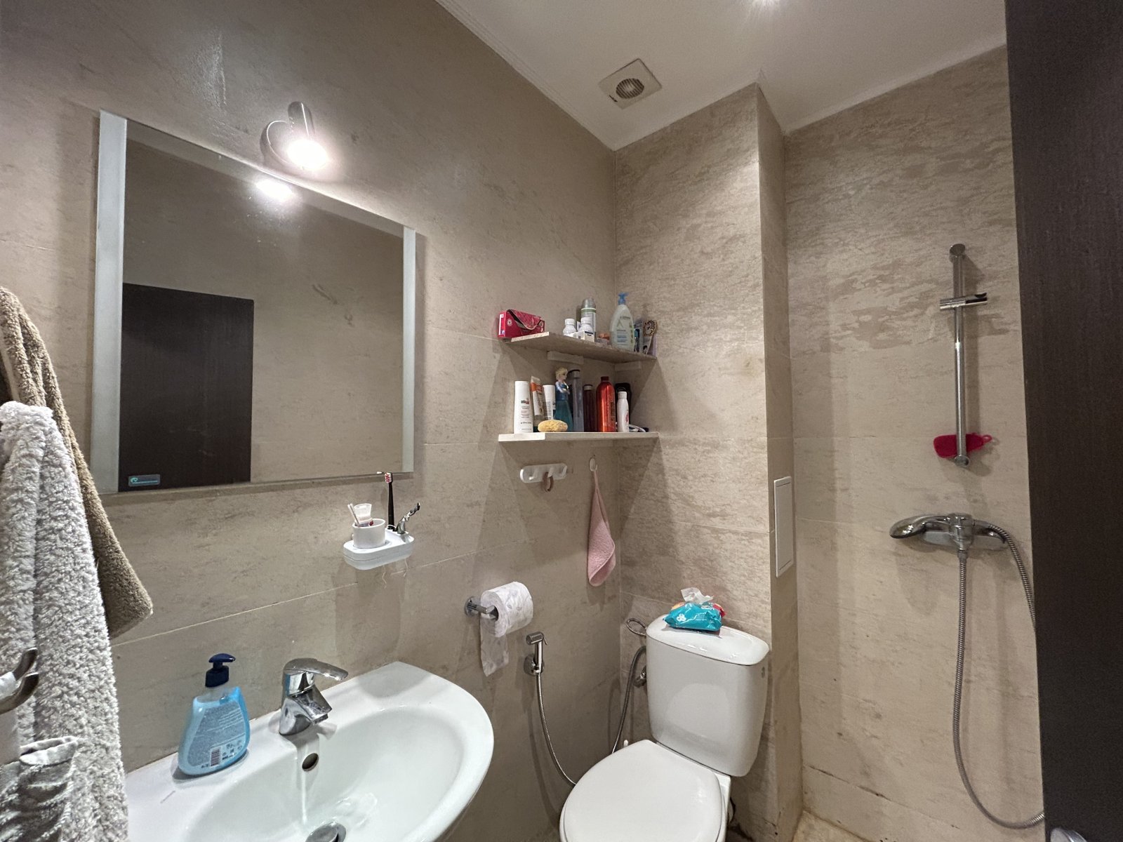 Accogliente appartamento con 2 camere da letto con vista sulla piscina a Sunny Beach – completamente arredato