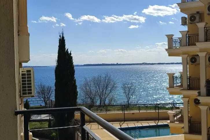 Sveti Vlas: Appartamento con due camere da letto con vista mare nel complesso Royal Bay 1 a Sveti Vlas, Bulgaria 