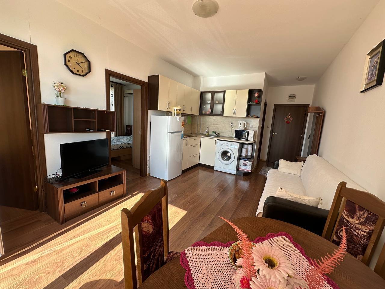 Studio in Sunny Day 6