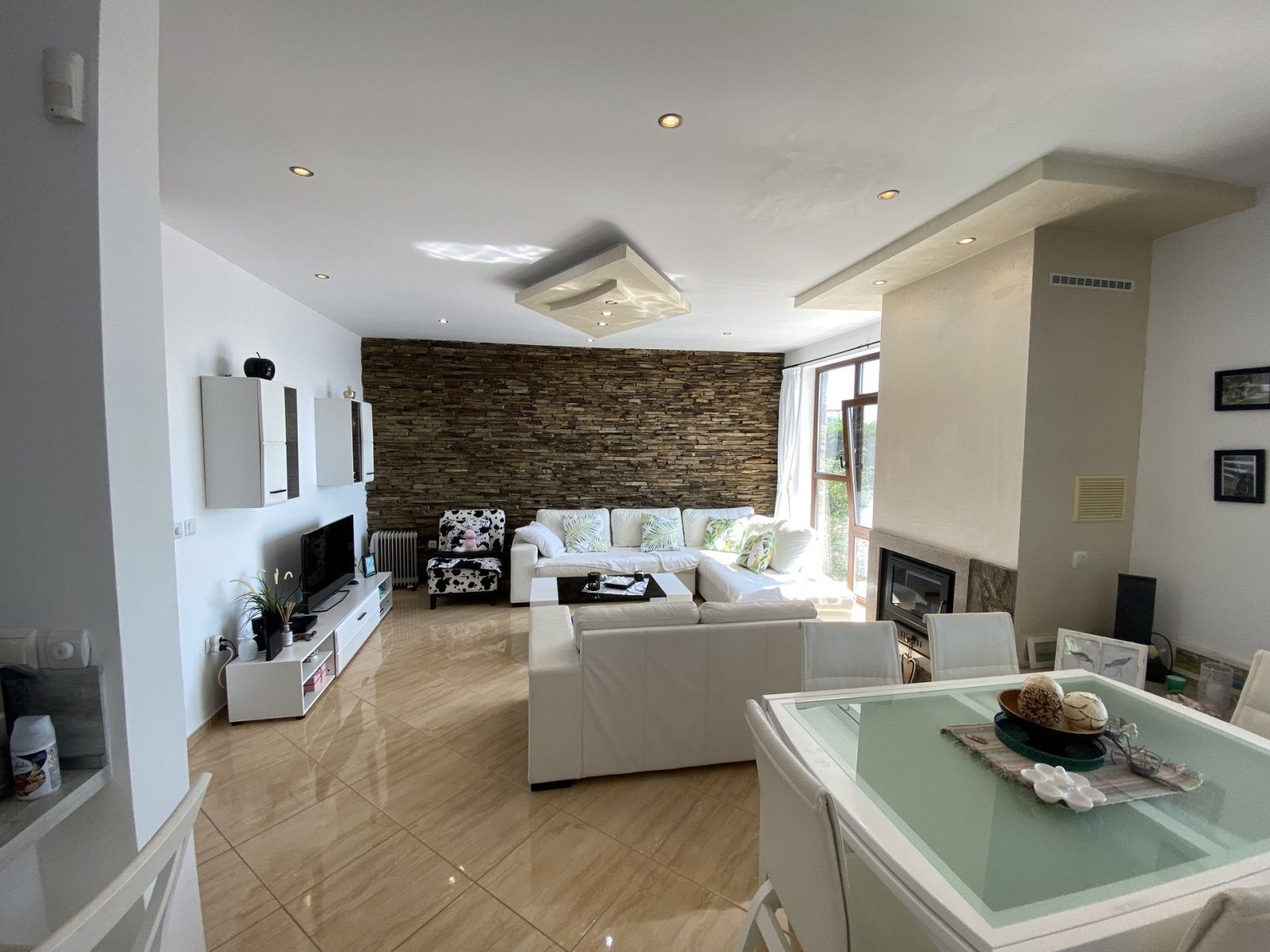 Villa con grande giardino, piscina e vista mare a Bojurets, Bulgaria