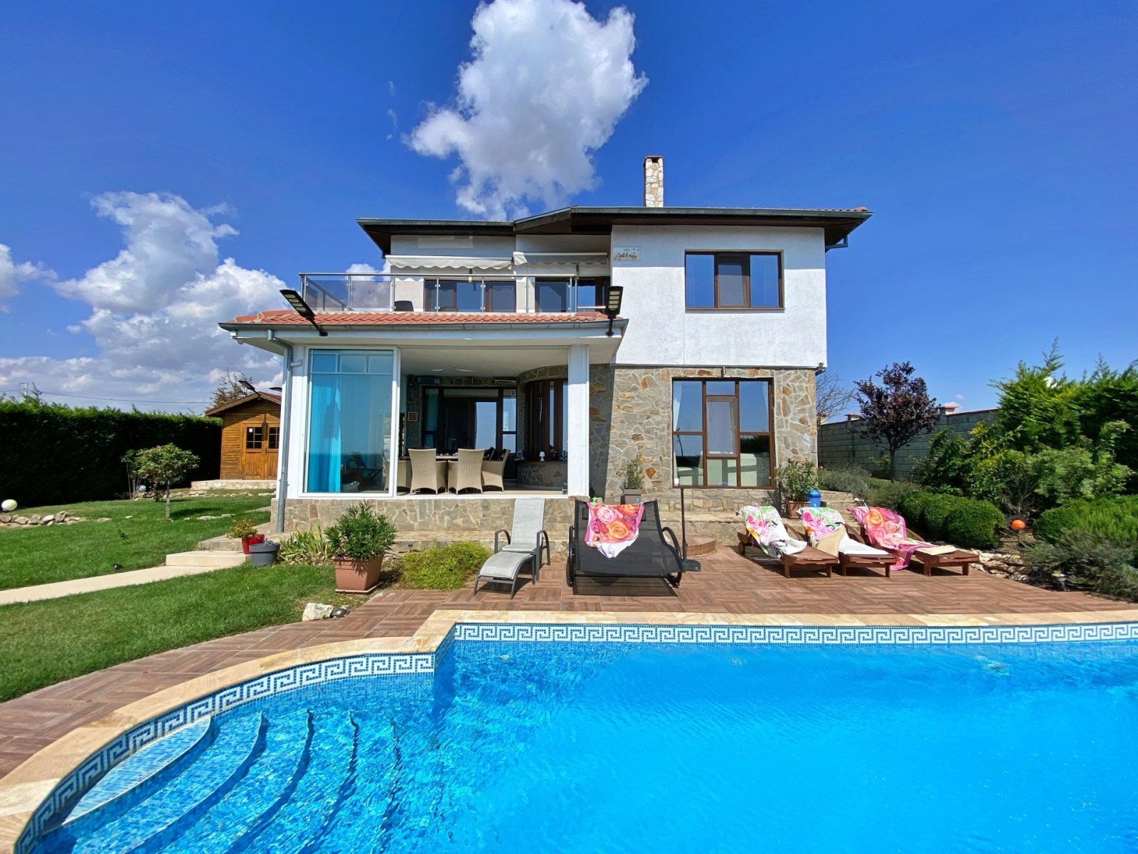 Bojurets: Villa con grande giardino, piscina e vista mare a Bojurets, Bulgaria 