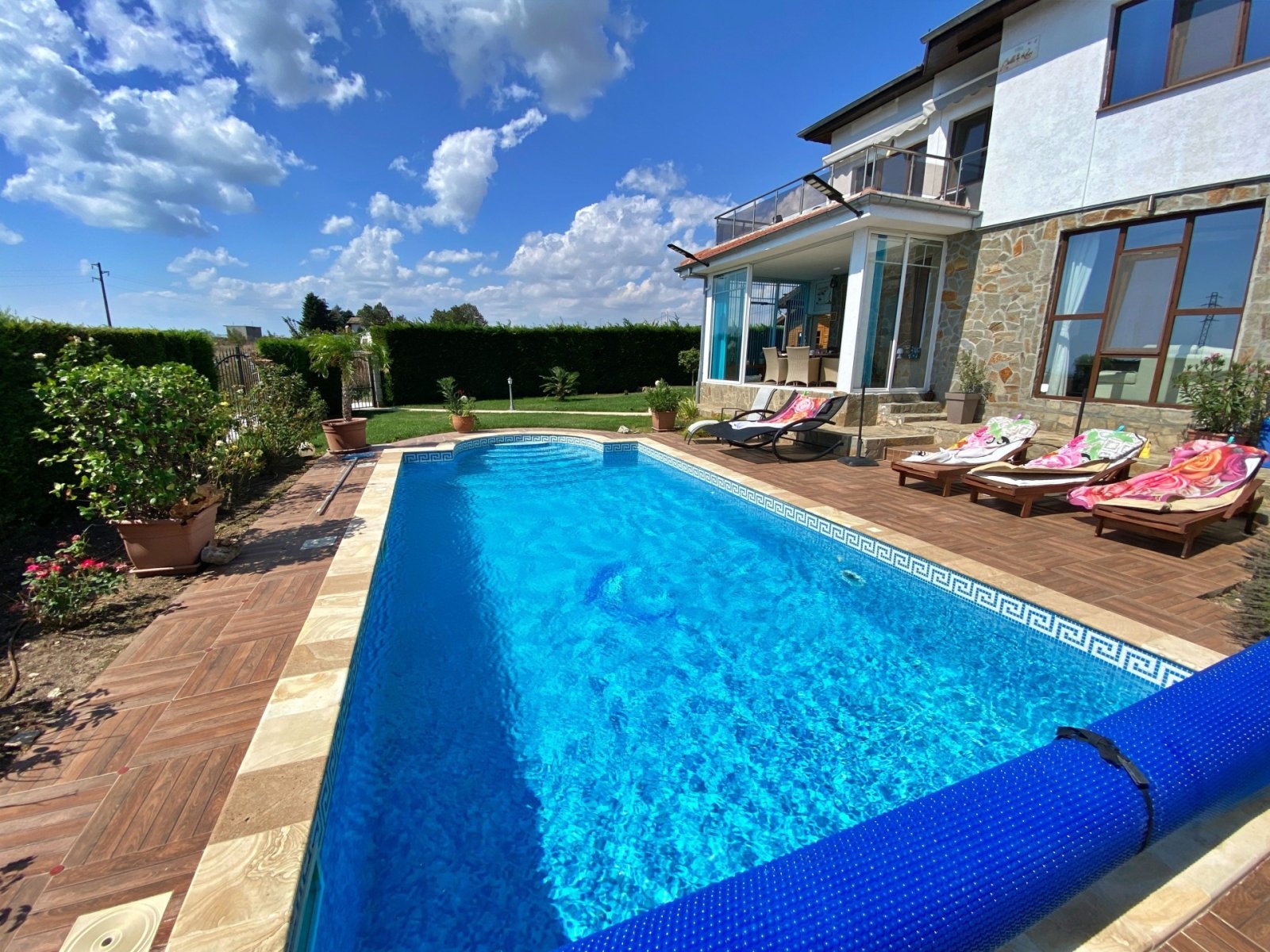 Villa con grande giardino, piscina e vista mare a Bojurets, Bulgaria