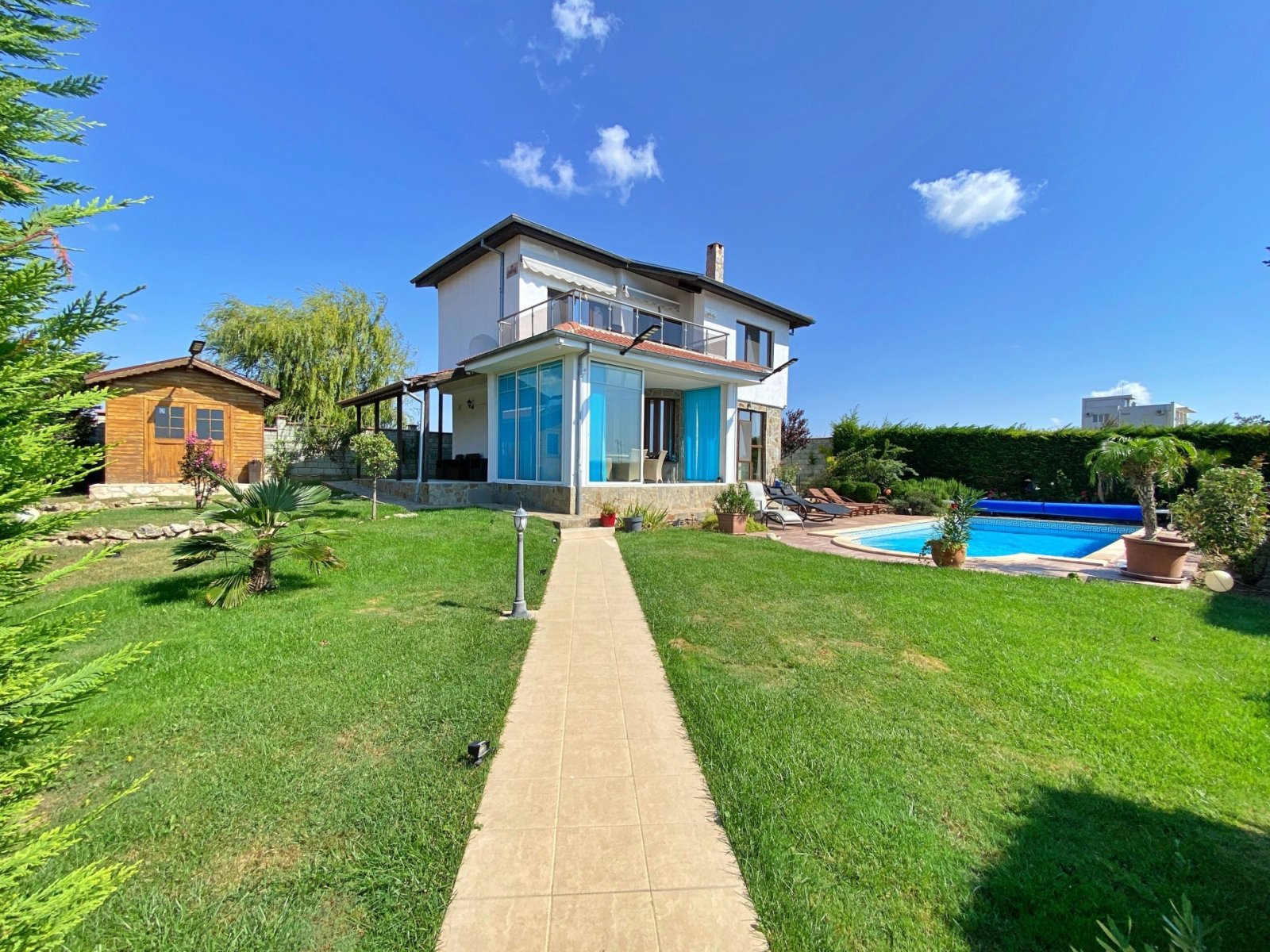Villa con grande giardino, piscina e vista mare a Bojurets, Bulgaria