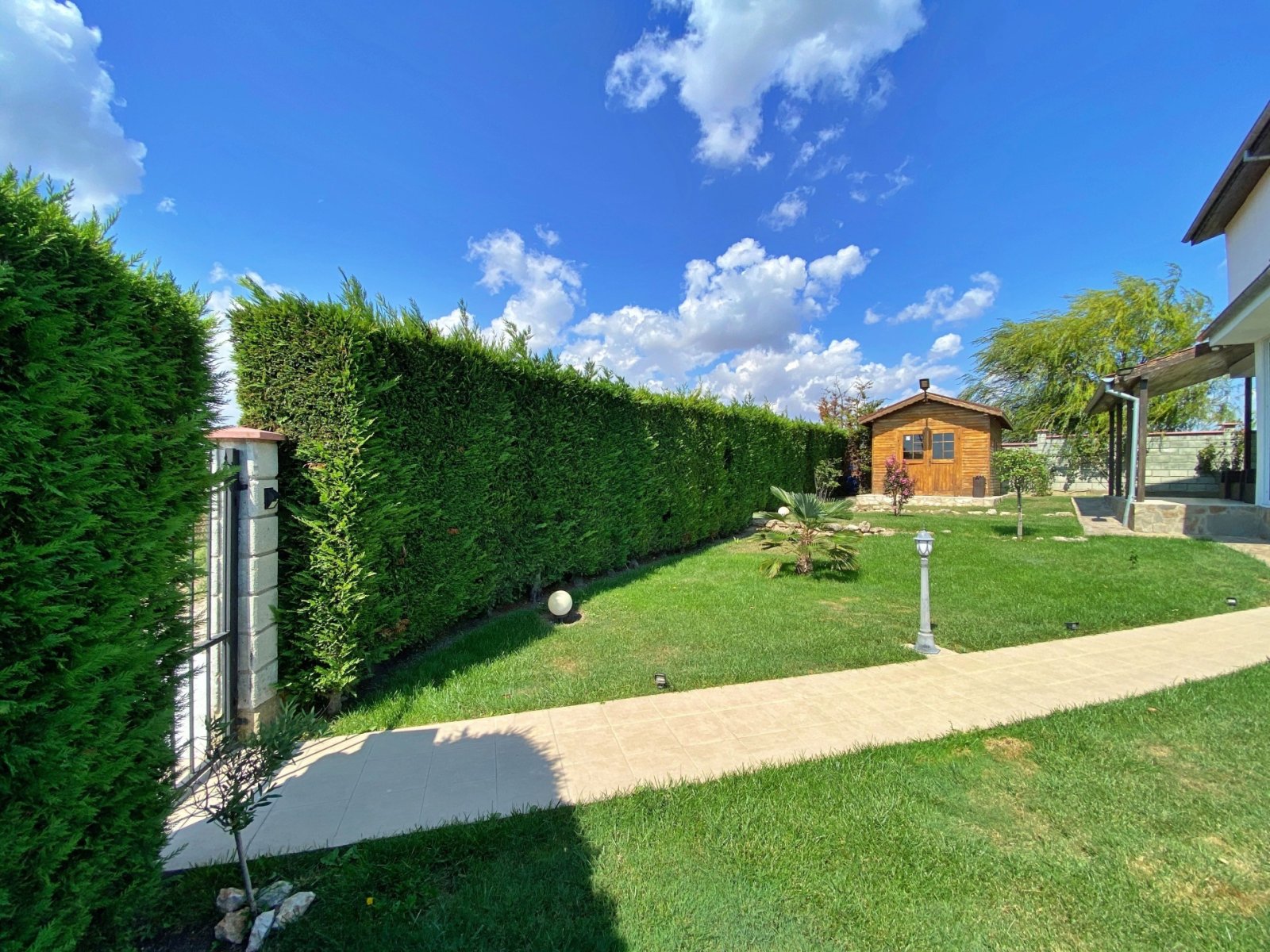 Villa con grande giardino, piscina e vista mare a Bojurets, Bulgaria