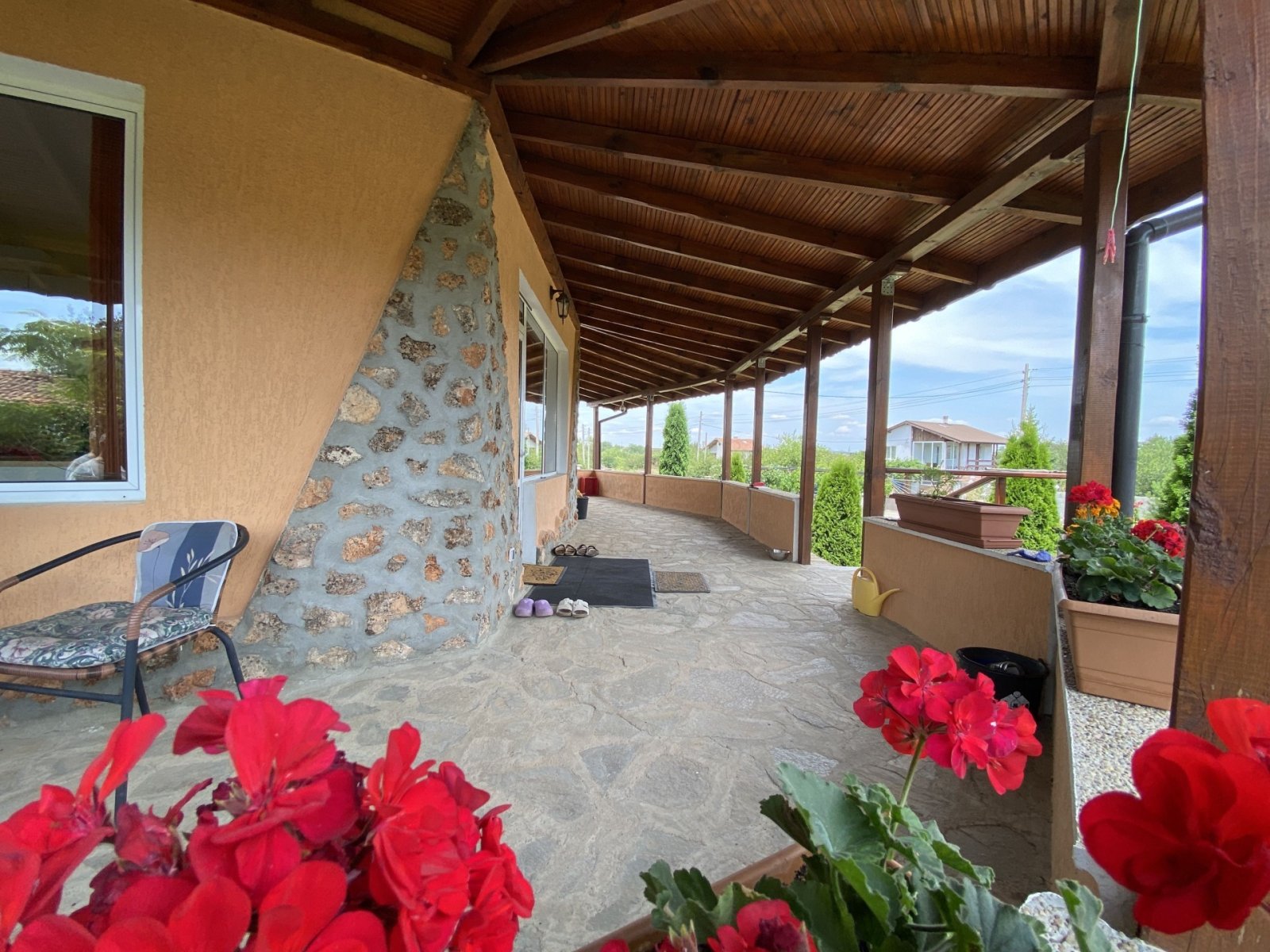 Casa unifamiliare con piscina e giardino nel villaggio di Slaveevo Dobrich Bulgaria