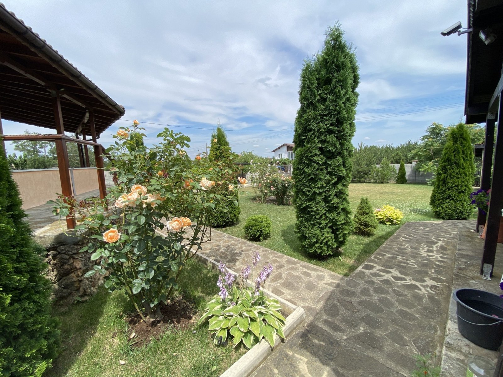 Casa unifamiliare con piscina e giardino nel villaggio di Slaveevo Dobrich Bulgaria