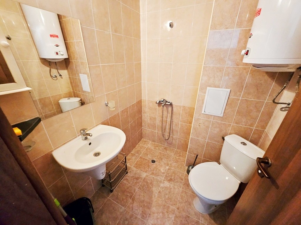 Monolocale compatto con balcone | Giornata soleggiata 6 | €37.000