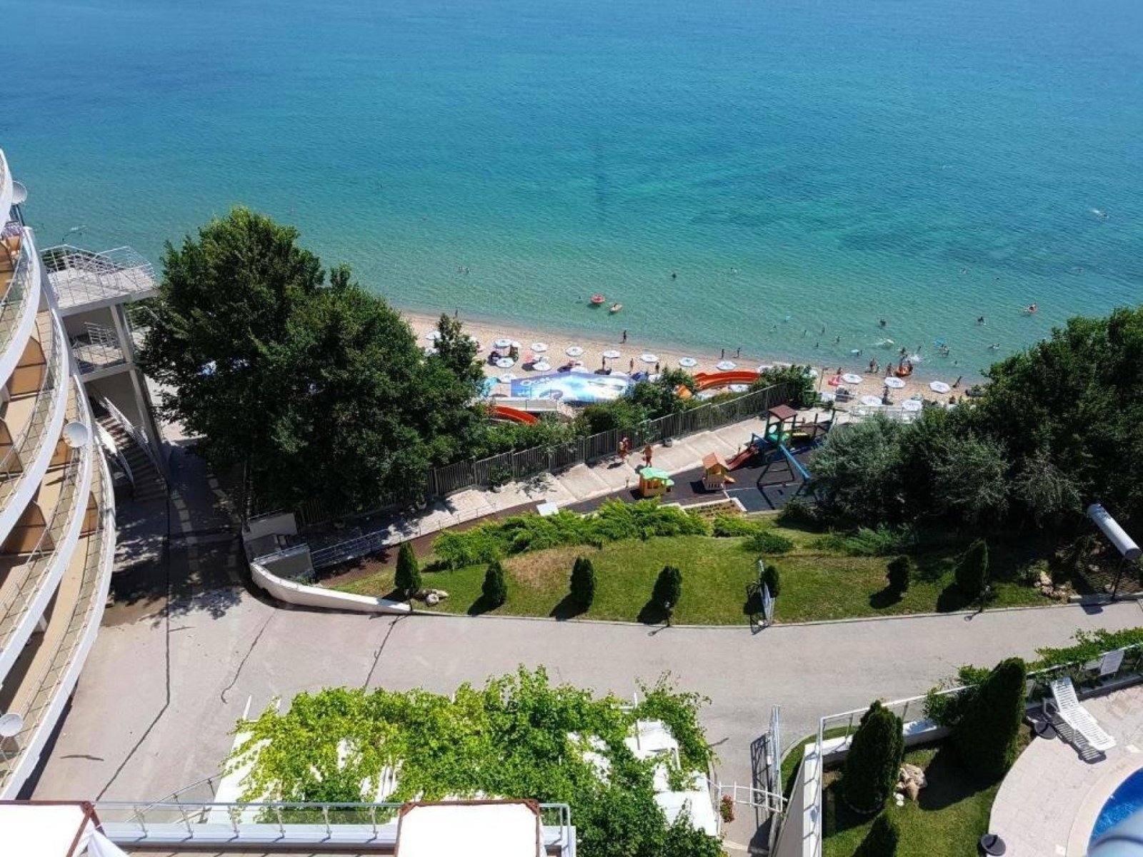 Appartamento di 3 stanze con vista mare, due bagni, direttamente sulla spiaggia – complesso Silver Beach, Byala, Bulgaria