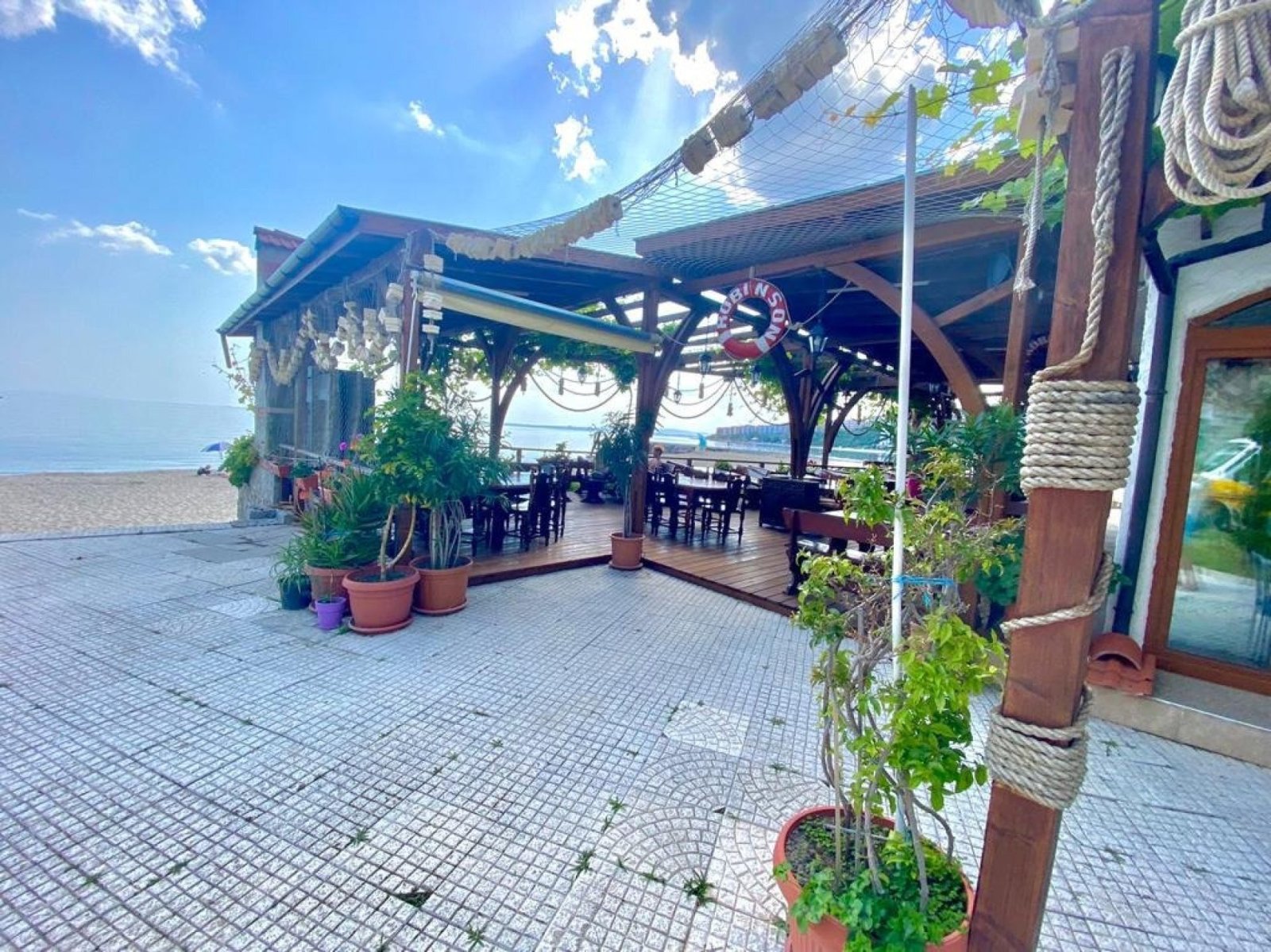 Ampio appartamento con due camere da letto e vista mare nel complesso Robinson Beach, Bulgaria.