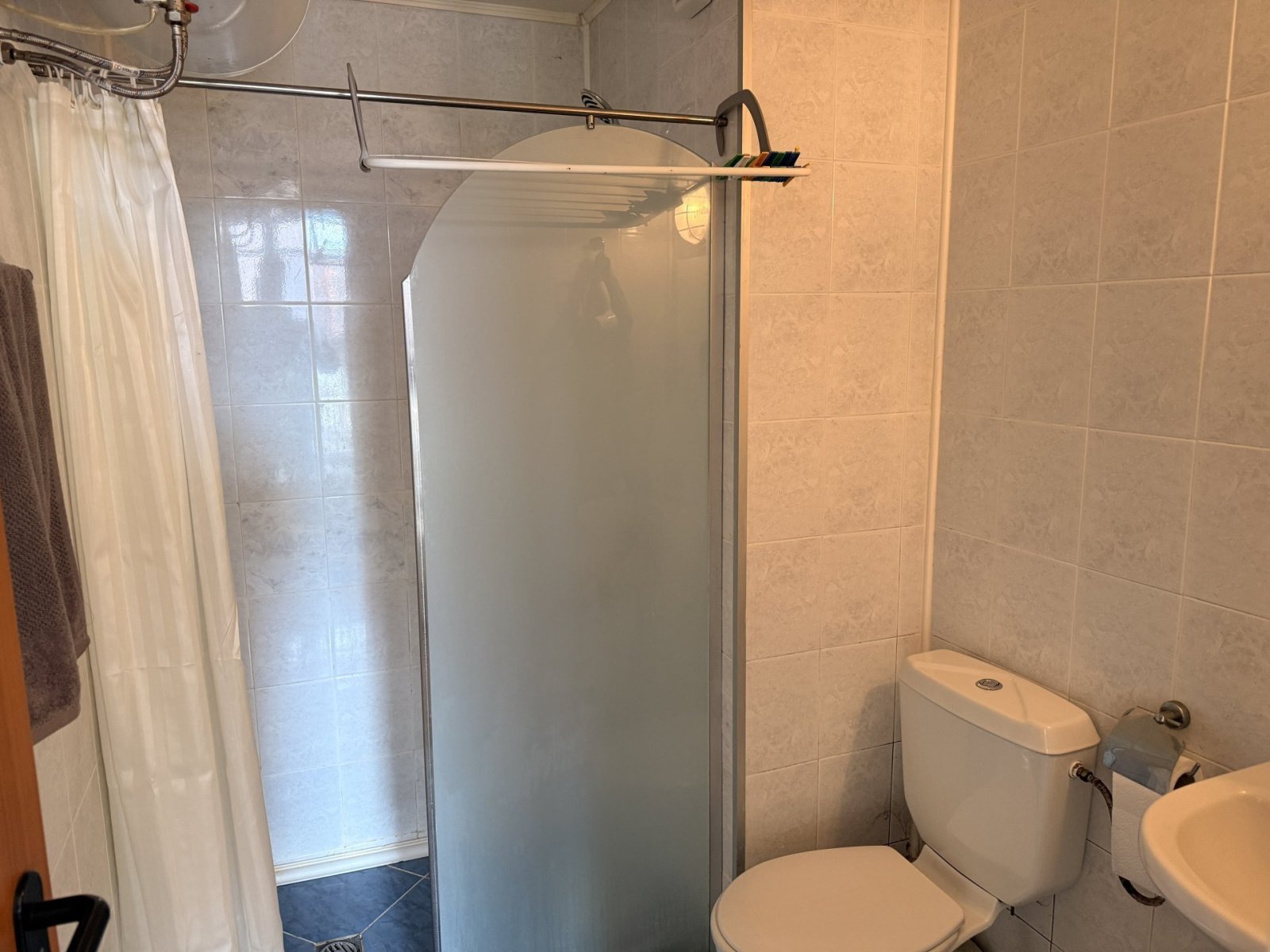 Monolocale a soli 300 metri dalla spiaggia, situato nel complesso Rainbow 1, nella località turistica di Sunny Beach, in Bulgaria.