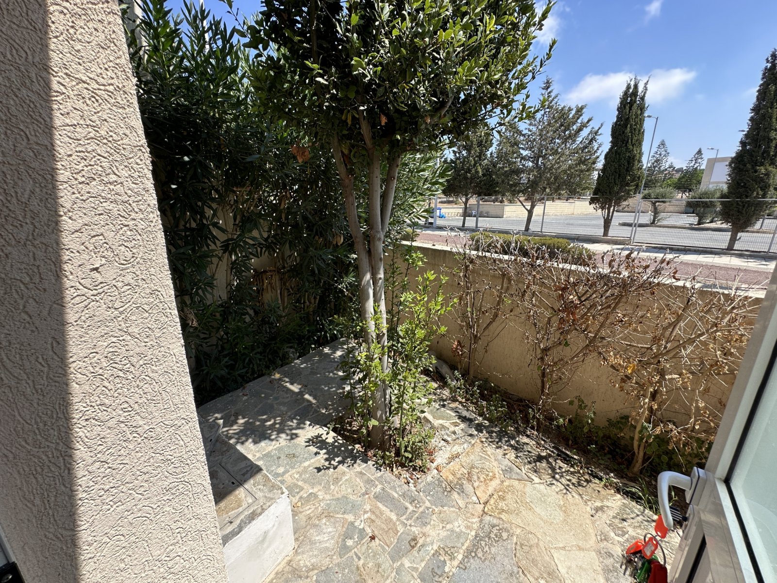 Moderne Villa mit 3 Schlafzimmern, 400 m vom Strand entfernt, in der prestigeträchtigen Lage der Königsgräber in Paphos